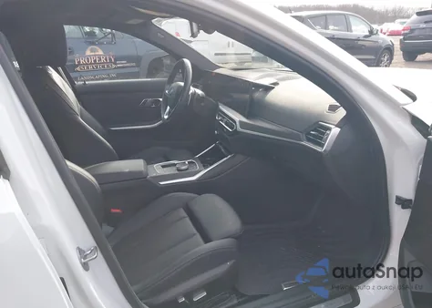 2023 BMW 330I xDrive z USA, uszkodzony, nr VIN 3MW89FF04P8D42793